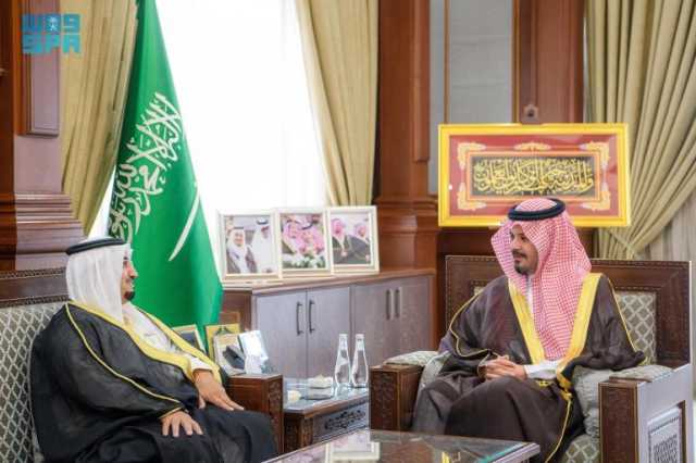 أمير المدينة المنورة يستقبل مدير فرع الرئاسة العامة للبحوث العلمية بالمنطقة