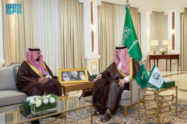 اطّلع على تقريره السنوي لعام 2024م.. أمير الجوف يستقبل مدير فرع وزارة التجارة بالمنطقة