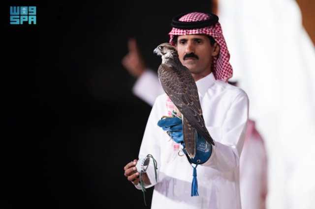 عام / بيع فرخ شاهين بـ (119) ألف ريال في الليلة الثامنة لمزاد نادي الصقور السعودي 2025