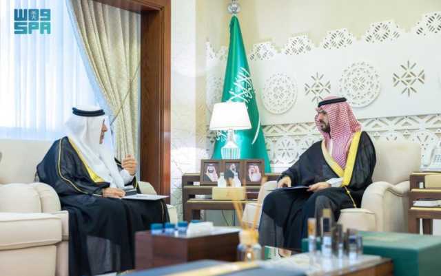 اطلع على أبرز إنجازاتها وخططها المستقبلية.. نائب أمير المنطقة الشرقية يستقبل رئيس جامعة الأمير محمد بن فهد