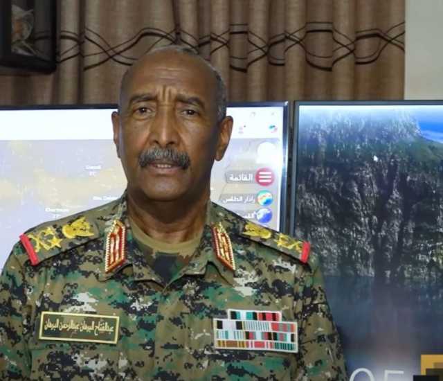 أكد أنهم سيعودون ويقتصون للمدنيين.. البرهان يقر بانسحاب الجيش السوداني من “الفاشر”