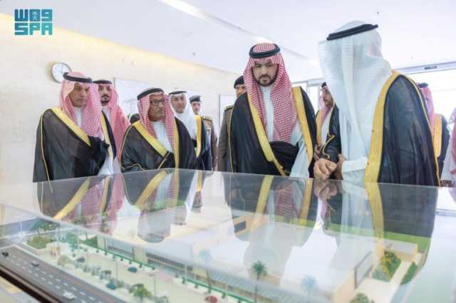 اطّلع على ما يقدمه من خدمات نوعية.. نائب أمير المنطقة الشرقية يزور مركز عبداللطيف الفوزان للتوحد “آفاق”