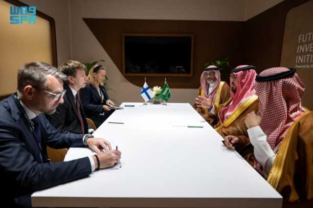 وزير الاقتصاد والتخطيط يجتمع مع وزير الشؤون الاقتصادية الفنلندي