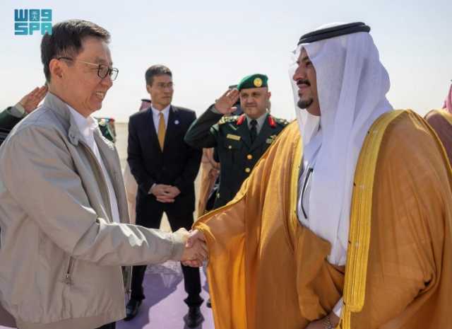 نائب رئيس الصين يغادر الرياض وفي مقدمة مودعيه نائب أمير المنطقة