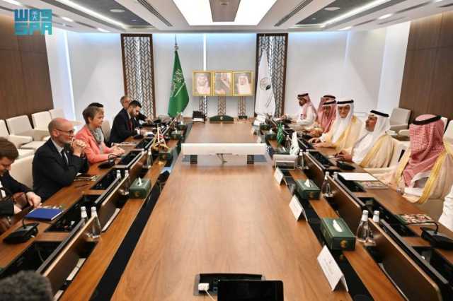 د. الربيعة يستقبل وزيرة خارجية المملكة المتحدة