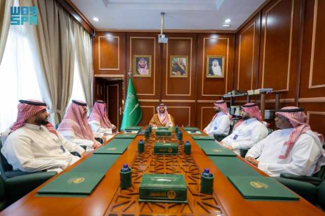 نائب أمير حائل يدشّن منصة رقمية تتضمن عددًا من البرامج الإعلامية المتخصصة