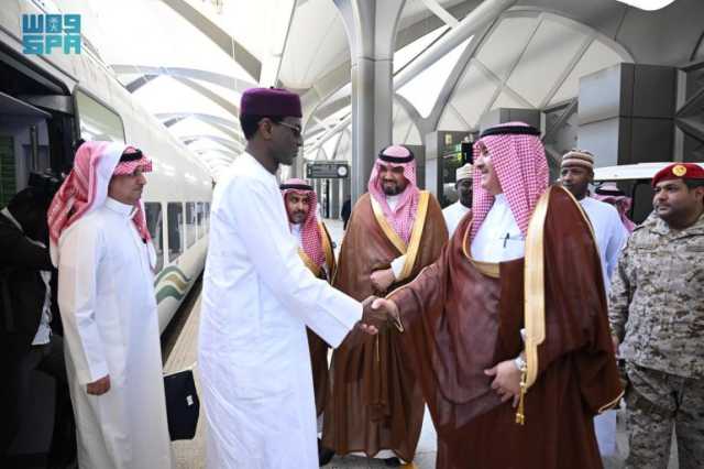 رئيس وزراء جمهورية النيجر يصل إلى المدينة المنورة لزيارة المسجد النبوي الشريف