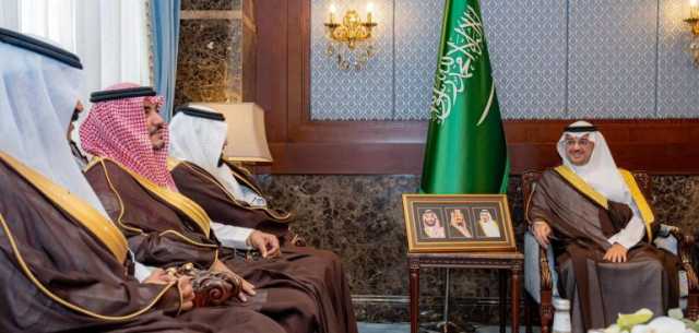 “الإبل” هويةٌ تتجدد ومحافظةٌ تحتفي.. محافظ الأحساء يستقبل رئيس اللجنة الوطنية للإبل ويؤكد دعم القطاع تراثيًا واقتصاديًا