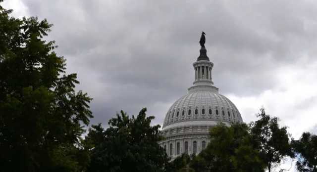 مجلس الشيوخ الأمريكي يقرّ مشروع قانون لإنهاء أطول إغلاق حكومي شهدته البلاد في تاريخها
