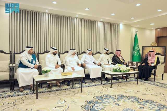 استعرض التقرير نصف السنوي له.. أمير نجران يستقبل مدير ومنسوبي فرع وزارة التجارة بالمنطقة