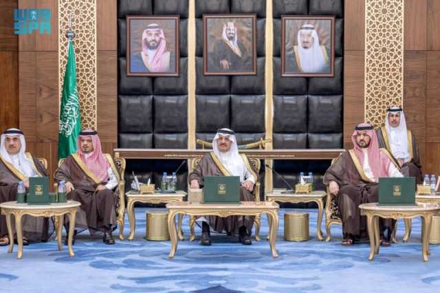 بحضور سمو نائبه.. أمير المنطقة الشرقية يستقبل منسوبي جمعية “نقطة تحول”