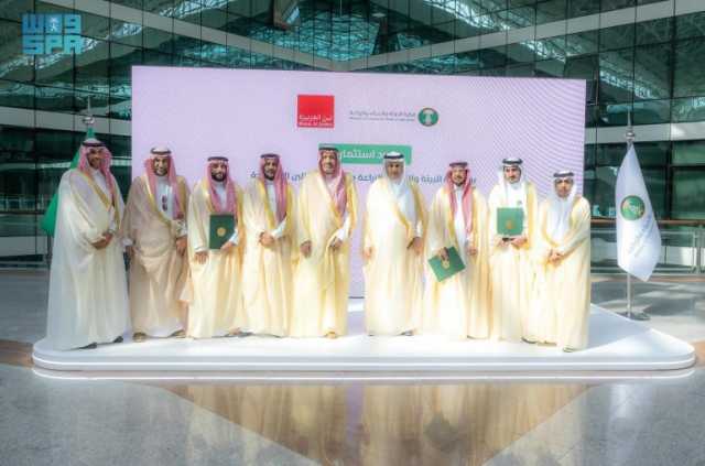 بمساحة تتجاوز 5 ملايين م2.. أمير الباحة يشهد توقيع 9 عقود استثمارية لدعم إنتاج البُن واللوز والفواكه بالمنطقة