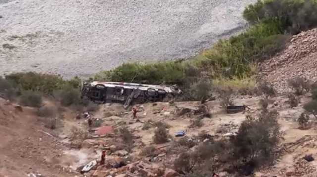 سقوط حافلة ركاب بواد عميق بأحد طرق الإكوادور يودي بحياة 13 شخصًا على الأقل