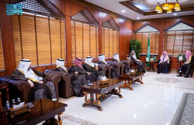 مفتي عام المملكة يستقبل وزير الحج والعمرة