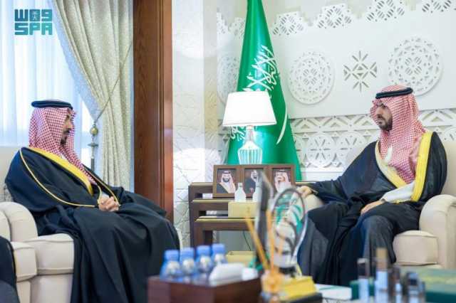 اطّلع على إنجازاتها في خدمة المجتمع.. نائب أمير المنطقة الشرقية يستقبل رئيس وأعضاء مجلس أمناء مؤسسة عبدالله الشريع الخيرية