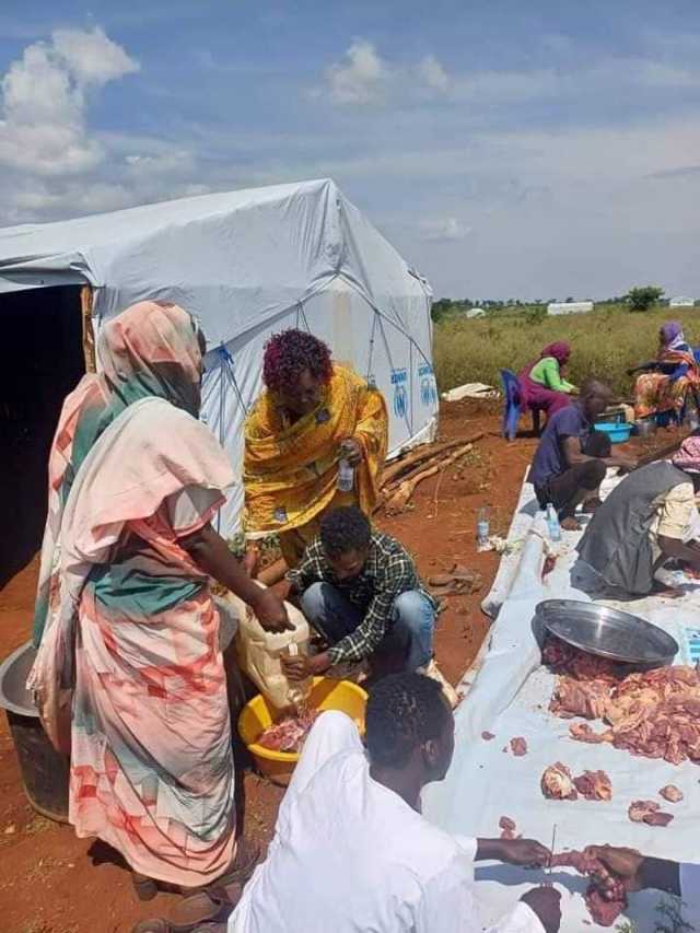 بمشاركة الفنانة فدوى فريد .. مبادرة فرحة العيد تصل معسكر لآجئين سودانيين بيوغندا