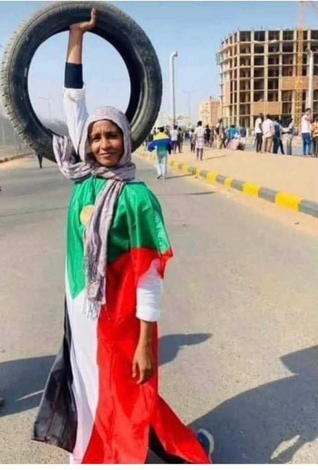 تصريحات البرهان حول «اللساتك» تثير غضب ثوار ديسمبر في السودان