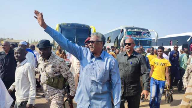 السودان.. الفوج الثالث من نازحي ولاية الجزيرة يغادر مدينة القضارف