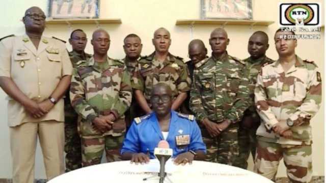 آلاف المتظاهرين في النيجر يطالبون بانسحاب القوات الفرنسية