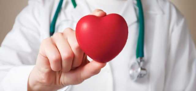أخصائية أمراض القلب تشرح الطريقة السليمة لقياس ضغط الدم
