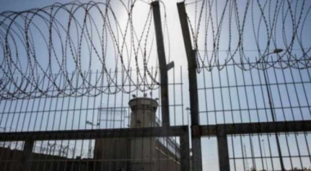 الأسرى الفلسطينيون يخوضون إضرابا عن الطعام