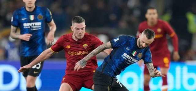 الدوري الإيطالي: ميلان يخسر أمام مونزا وفوز روما على فروزينوني