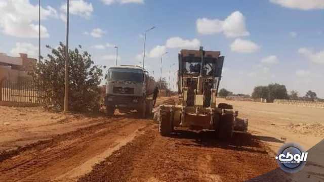 وزارة المواصلات والنقل الليبية تبدأ في تنفيذ وصيانة ورصف الطرق في مدينة الكفرة