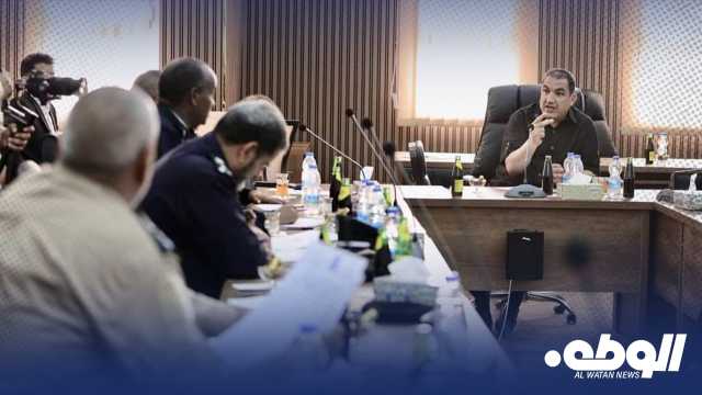 “أبوزريبة” يناقش الوضع الأمني في الكفرة ضمن اجتماع أمني موسع