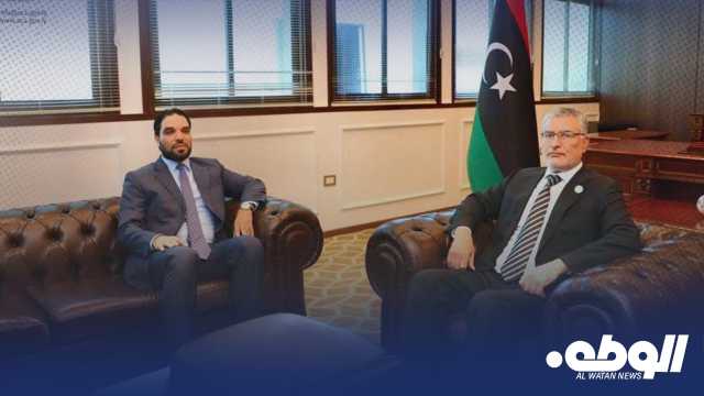 بحث تعزيز الرقابة وتدقيق العقود في اجتماع بطرابلس
