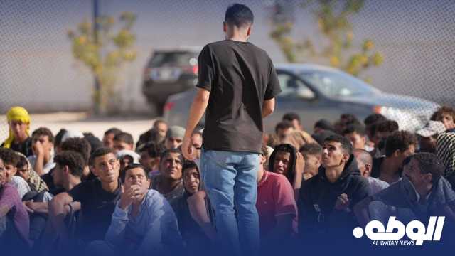 جهاز مكافحة الهجرة يرحّل 149 مهاجرًا غير شرعي من بنغازي إلى منفذ أمساعد