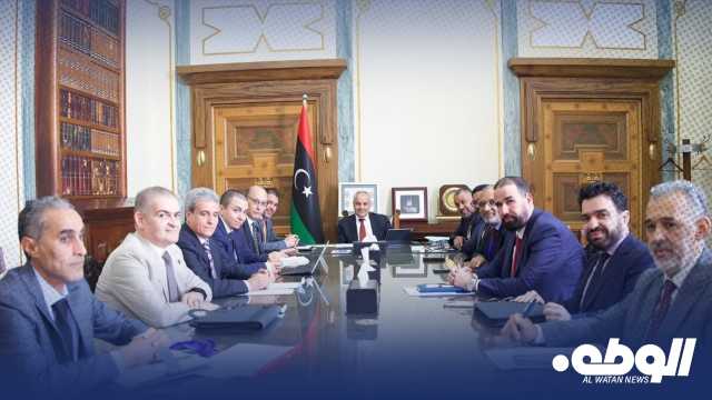 محافظ مصرف ليبيا يبحث تسريع التحول للدفع الإلكتروني وجاهزية القطاع