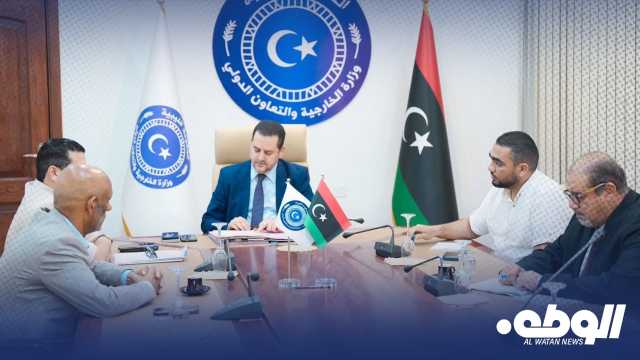 “الحويج” يبحث مع الهلال الأحمر سبل التعاون وتعزيز العمل المشترك