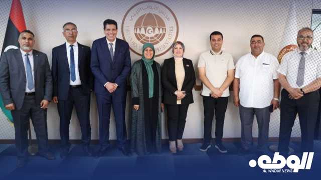 نائب رئيس لجنة التعليم تبحث تحديات فروع أكاديمية الدراسات العليا بالمنطقة الشرقية