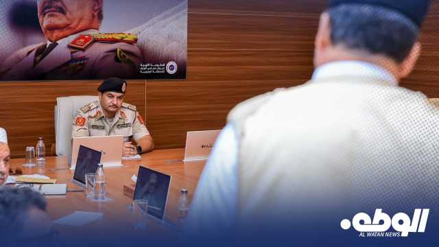 الفريق الركن “صدام حفتر”يلتقي مشايخ وأعيان قبيلة المقارحة بسبها