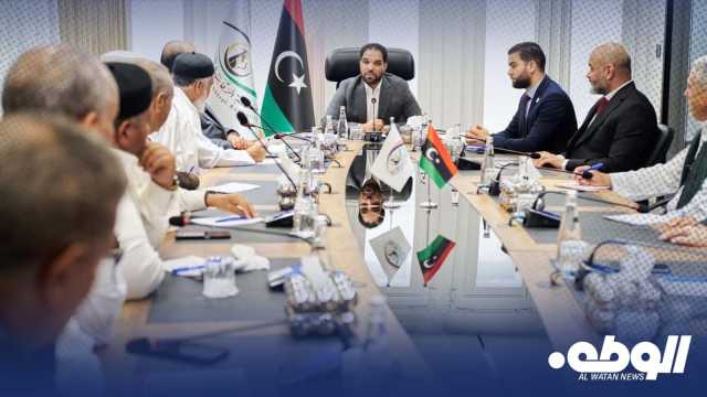 رئيس هيئة الرقابة الإدارية يلتقي المجلس البلدي وأعيان الزنتان لمناقشة التحديات والخدمات