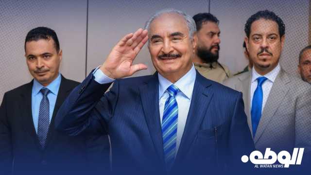 القائد العام يجتمع بنخب وإعلاميين وأكاديميين في مدينة المشير خليفة حفتر