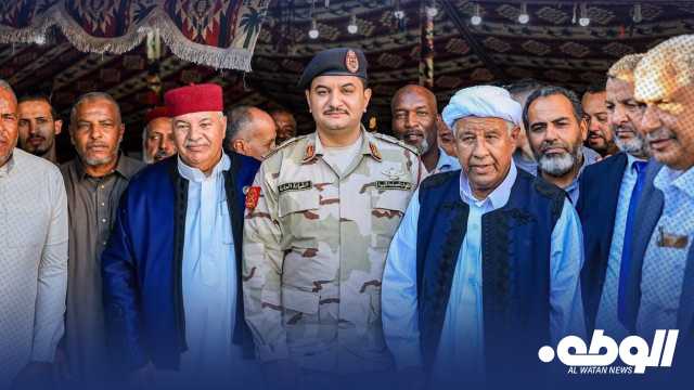 الفريق أول ركن “صدام حفتر” يلتقي أهالي ومشايخ وأعيان منطقة الجغبوب