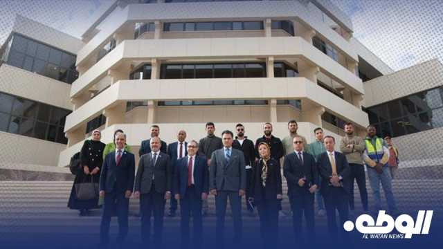 القائم بالأعمال الأمريكي يشيد بتقدم إعادة إعمار جامعة بنغازي