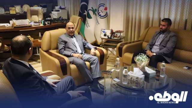 الخليج العربي للنفط تبحث تعزيز التعاون مع لوراسكو للحفر والخدمات النفطية