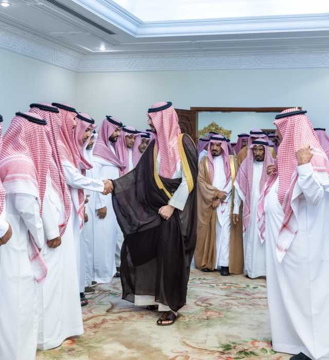 نائب أمير المنطقة الشرقية يعزي أسرة فيحان بن ربيعان