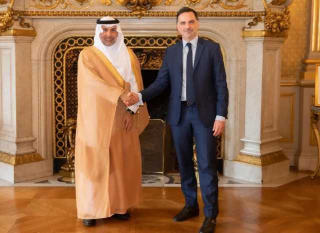 الجلاجل يبحث توسيع أوجه التعاون مع مسؤولي القطاع صحي في فرنسا