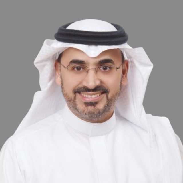 د. الزهراني يتلقى التهاني بدرجة 'أستاذ'