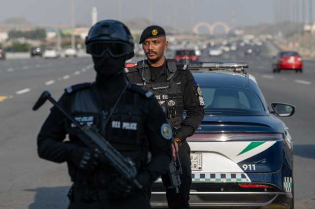 القبض على مقيم لارتكابه عمليات نصب بنشر إعلانات حملات حج وهمية