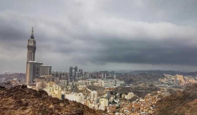 حتى 9 صباحًا.. أمطار خفيفة على أجزاء من مكة المكرمة