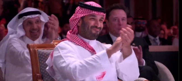 لمدة 12 ساعة.. ولي العهد في صدارة الأكثر بحثًا على 'التواصل الاجتماعي'