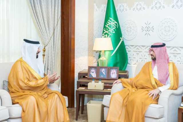 نائب أمير الشرقية يتسلم التقرير السنوي لفرع 'الموارد البشرية' بالمنطقة