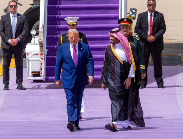 ربطة عنق الرئيس الأمريكي ترامب تعكس تقديره للثقافة السعودية