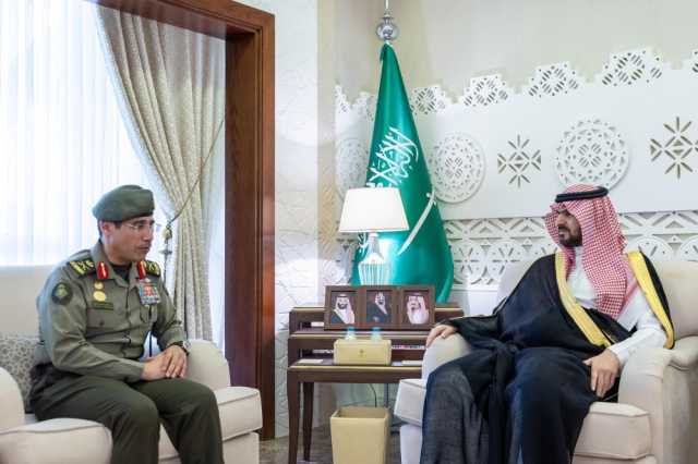 نائب أمير الشرقية يتابع أبرز جهود الجوازات لاستقبال ضيوف الرحمن