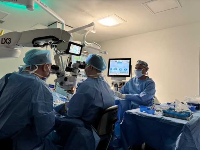 إنجاز جديد.. أول عملية جراحية لشبكية العين بمستشفى القطيف المركزي