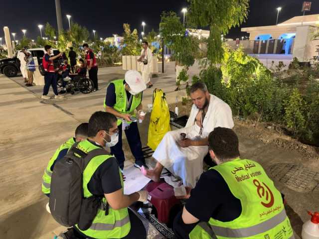 دعوات بكافة اللغات.. متطوعون صحيون يروون لـ'اليوم' تجاربهم الإنسانية مع الحجاج
